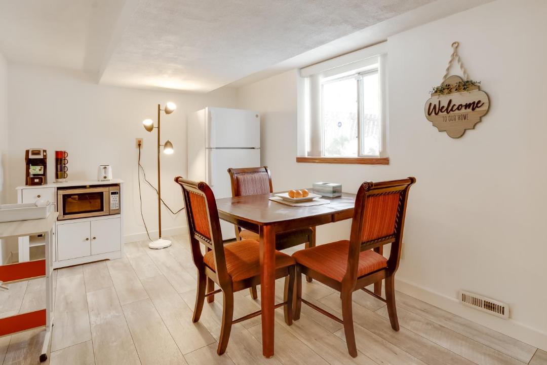 Spring Lake Park Apartment | Pet-Friendly Minneapolis Apt Near Shops & Dining!