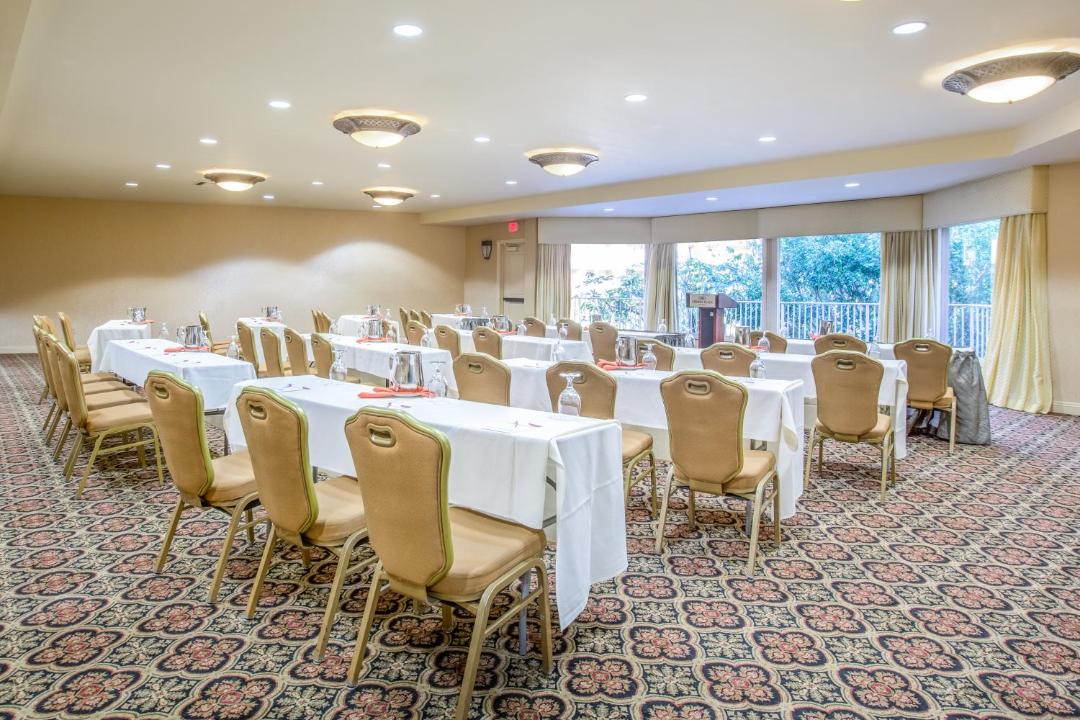 Mission Valley West Resort | Crowne Plaza San Diego - Mission Valley by IHG