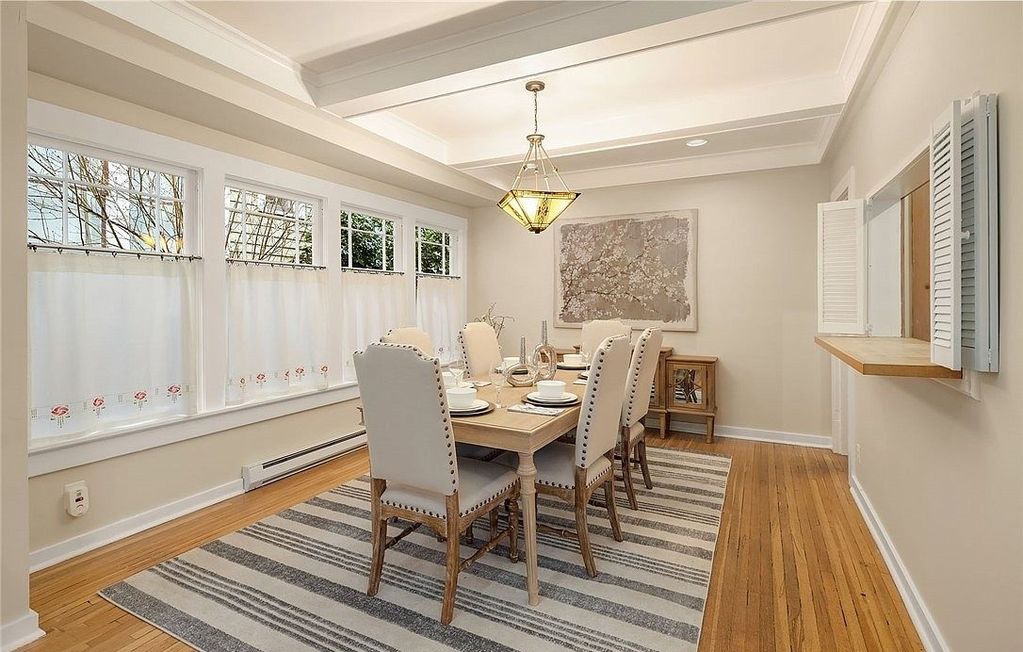 Photo of Livingroom in University City