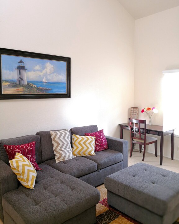 Photo of Livingroom in University City