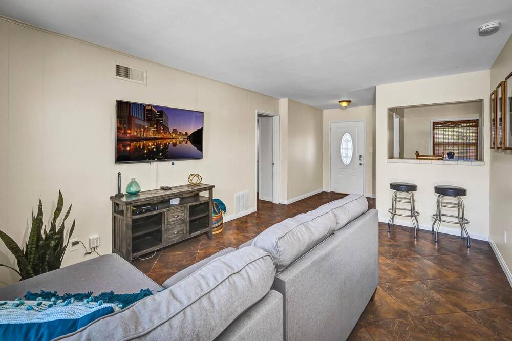 Photo of Bedroom in Clairemont