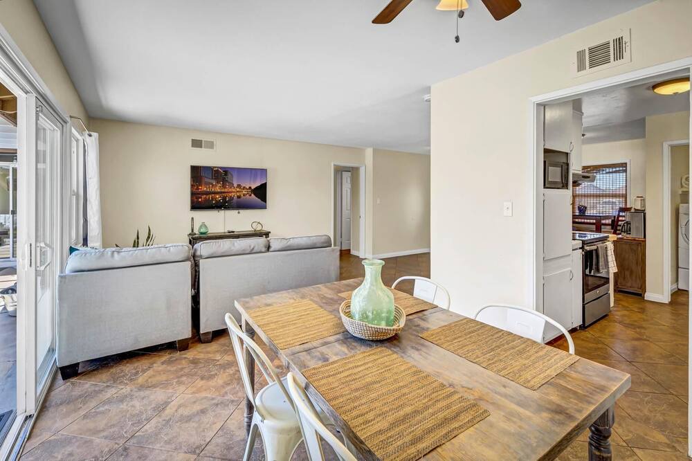Photo of Bedroom in Clairemont