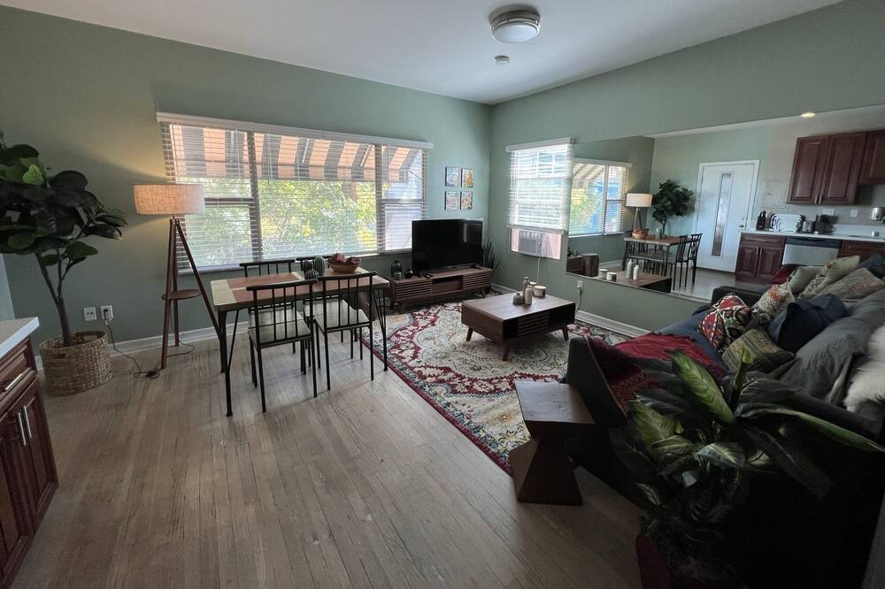 Photo of Livingroom in Civic Core