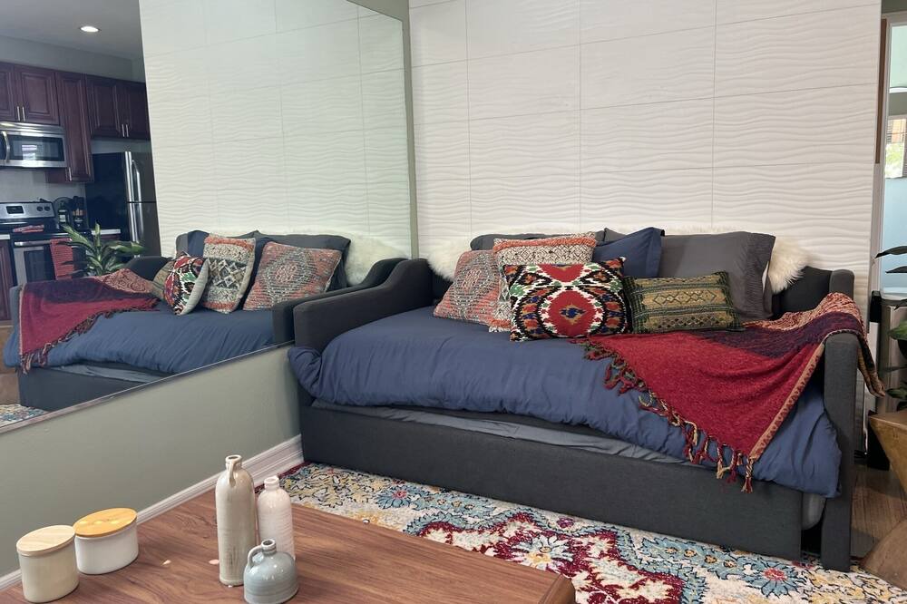 Photo of Livingroom in Civic Core