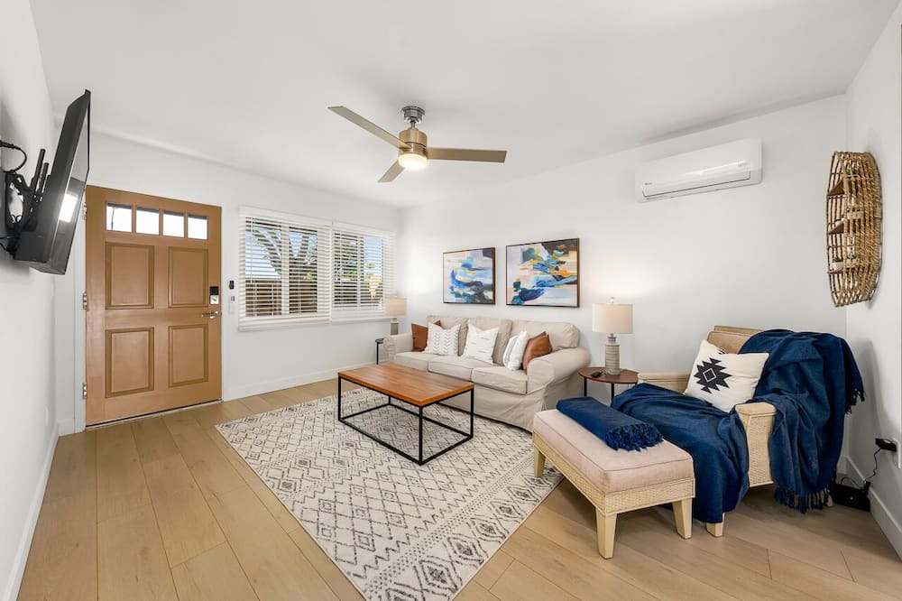 Photo of Livingroom in North Clairemont