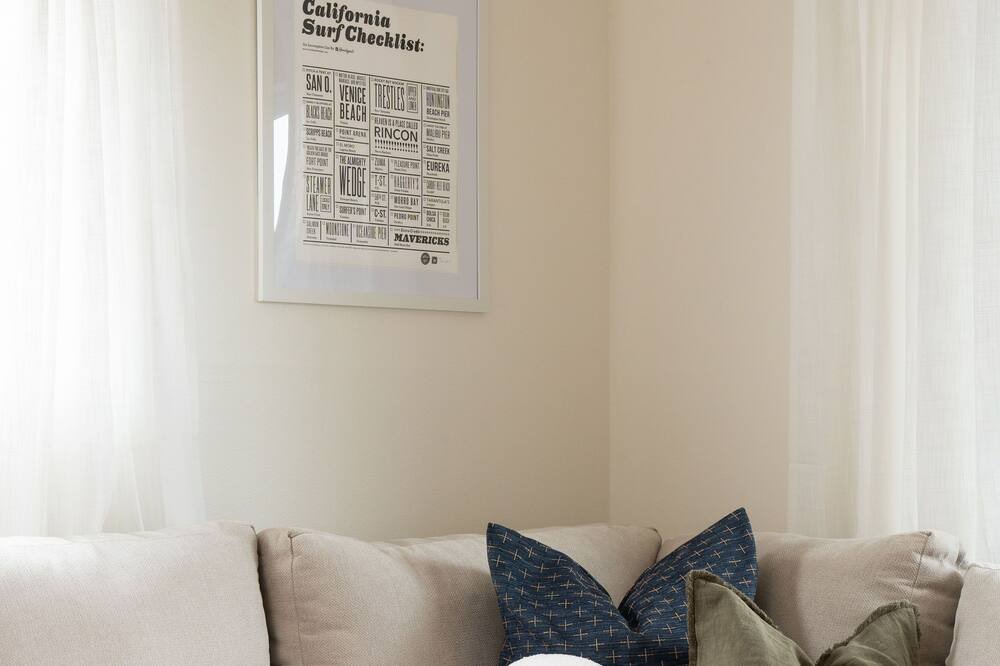 Photo of Livingroom in North Clairemont