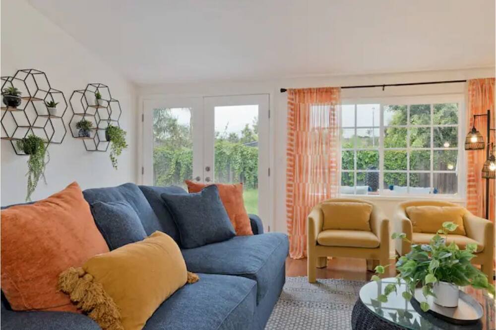 Photo of Livingroom in Serra Mesa