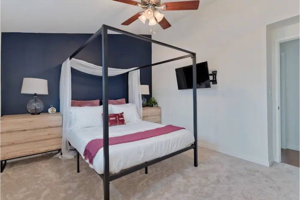 Photo of Bedroom in Serra Mesa