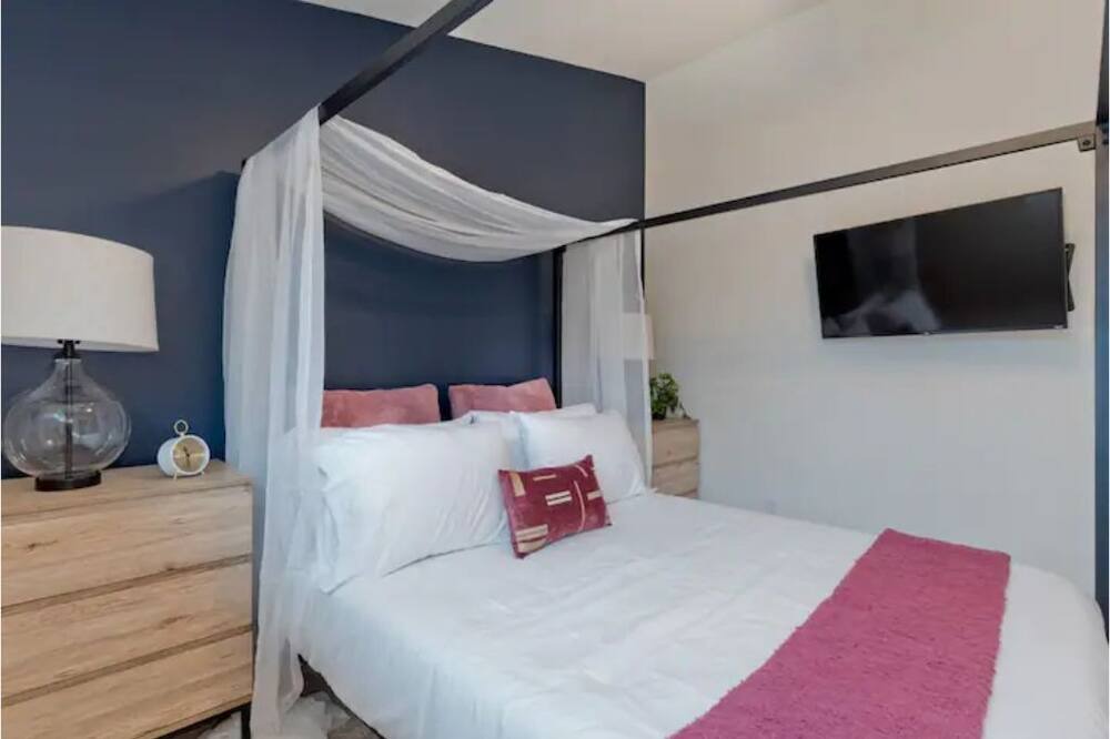 Photo of Bedroom in Serra Mesa