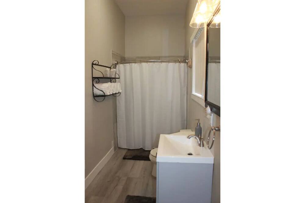 Photo of Bathroom in Vista