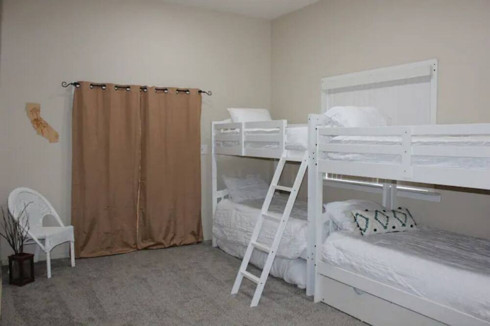 Photo of Bedroom in Vista