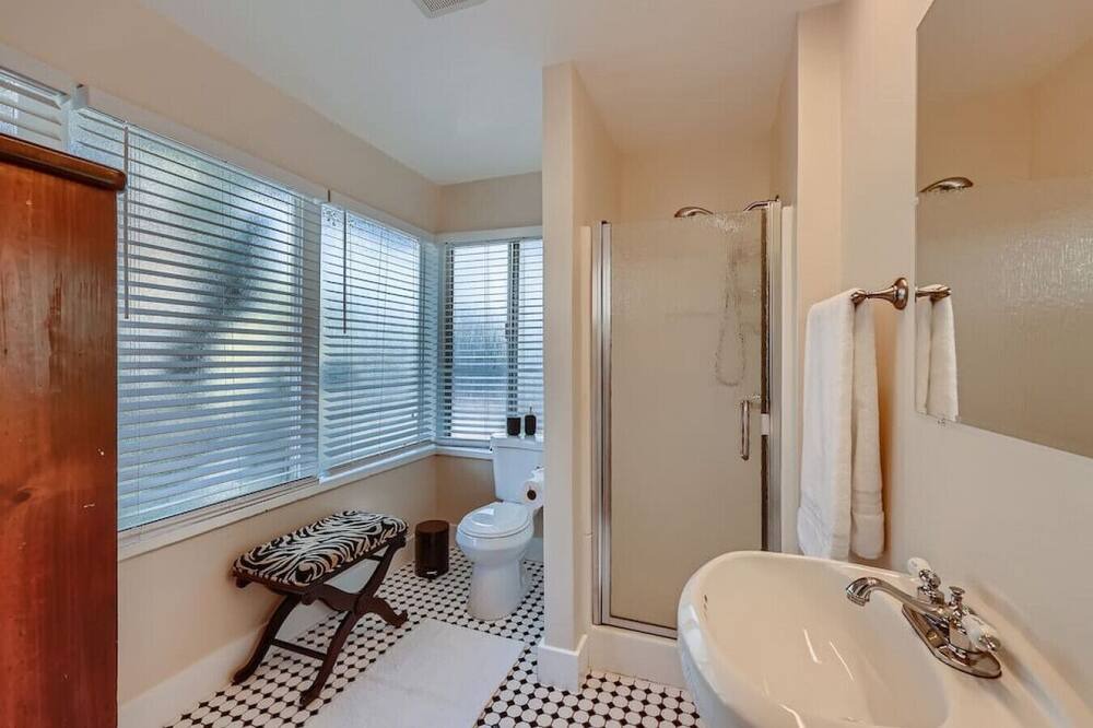 Photo of Bathroom in Golden Hill