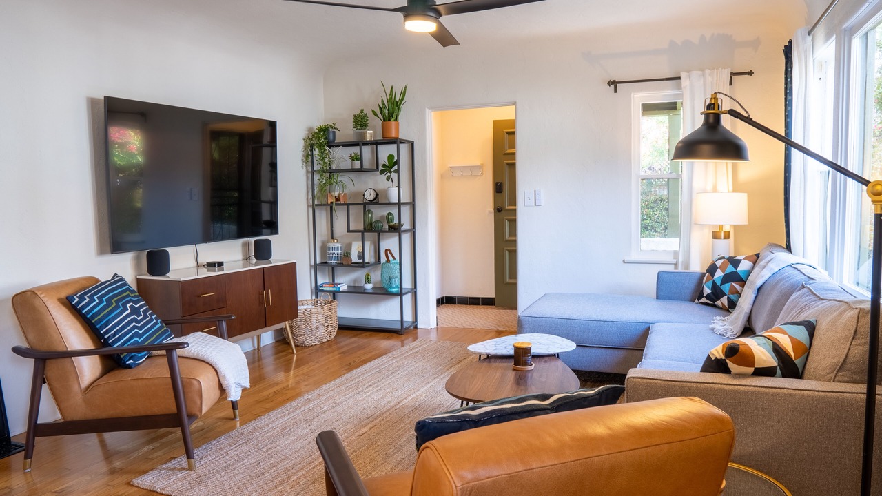 Photo of Livingroom in Golden Hill