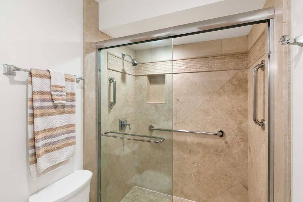 Photo of Bathroom in Pacific Terrace