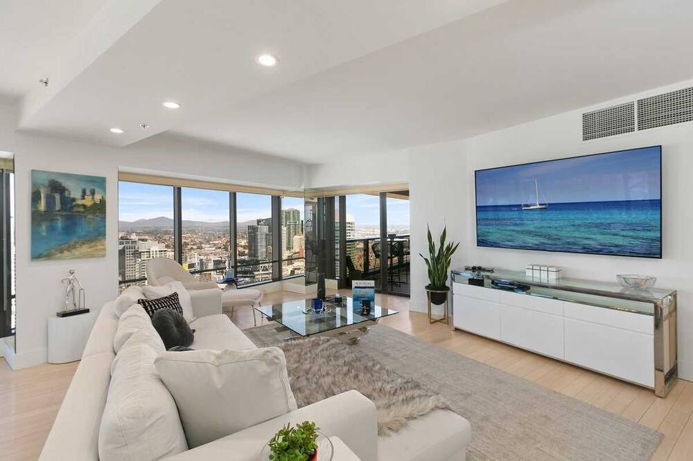 Photo of Livingroom in Pacific Terrace