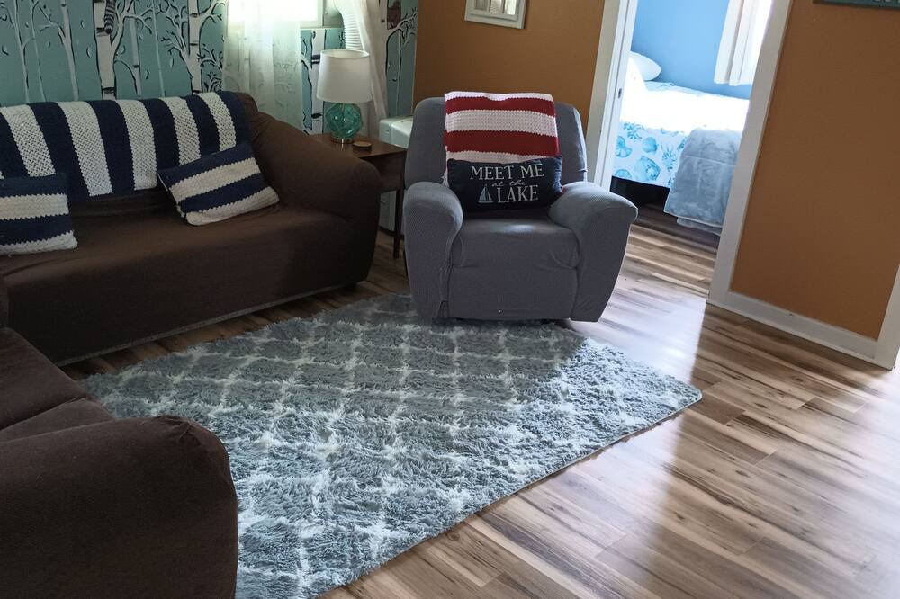 Photo of Livingroom in Edinboro