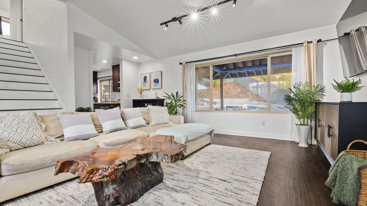 Photo of Livingroom in Clairemont Mesa West
