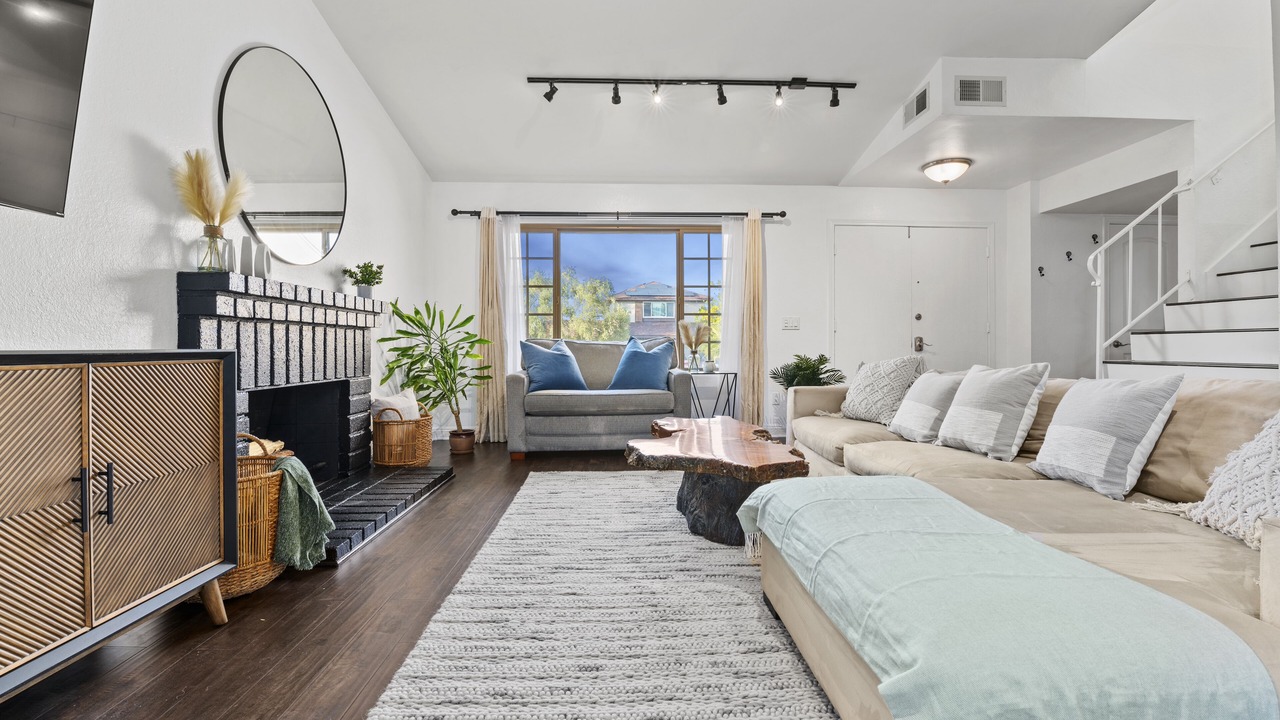 Photo of Livingroom in Clairemont Mesa West