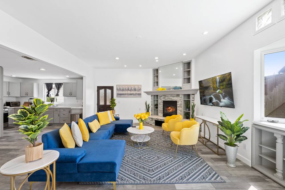 Photo of Livingroom in Clairemont Mesa West