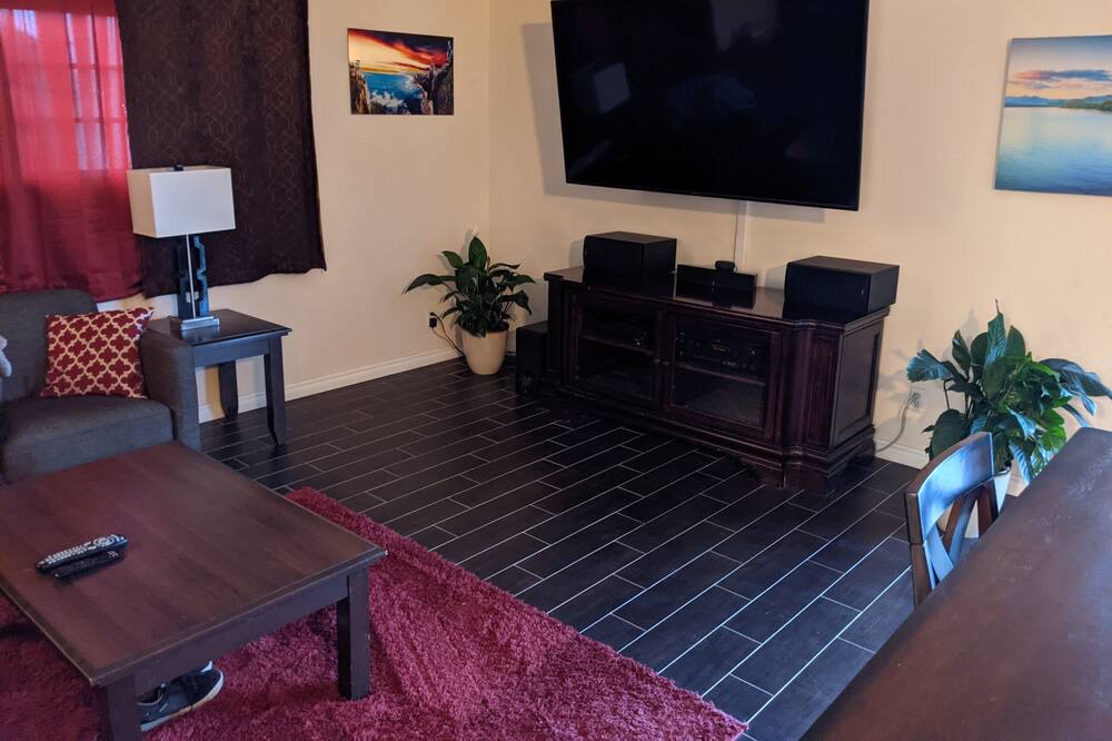 Photo of Livingroom in Clairemont Mesa West