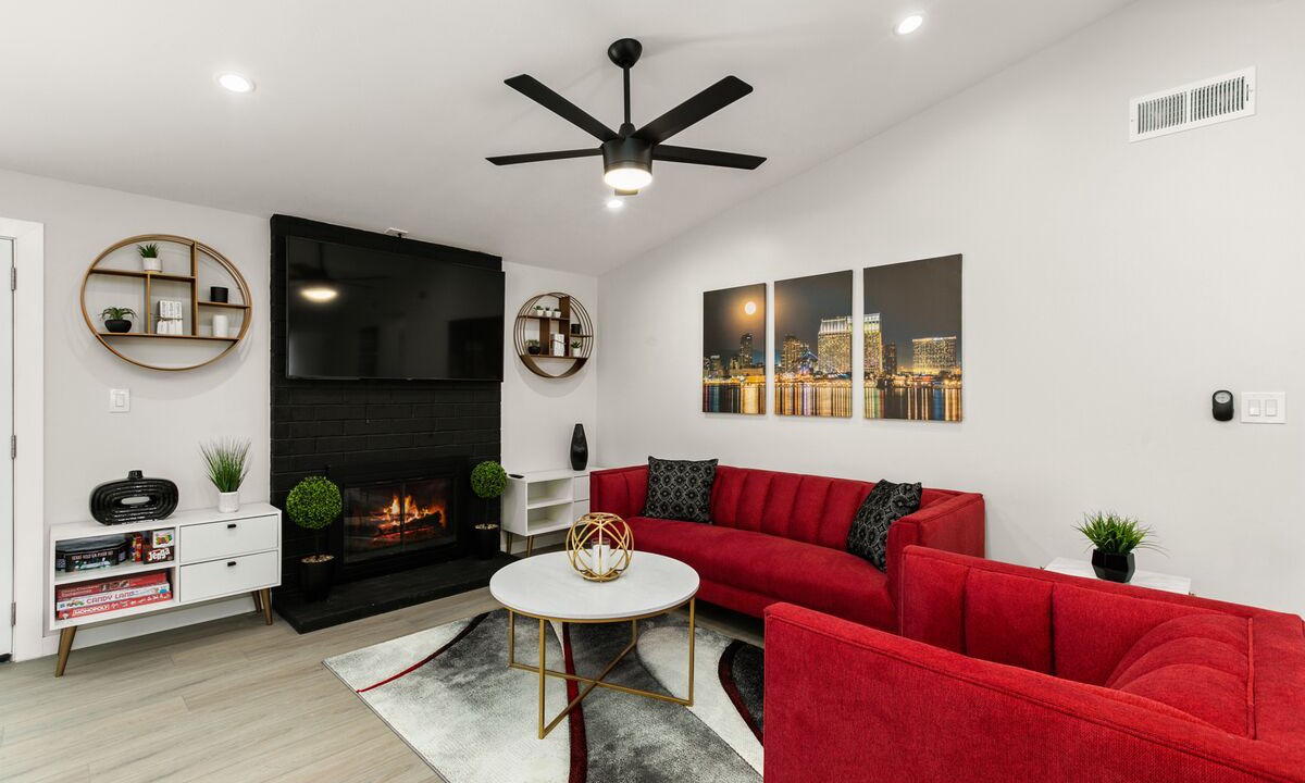 Photo of Livingroom in Serra Mesa