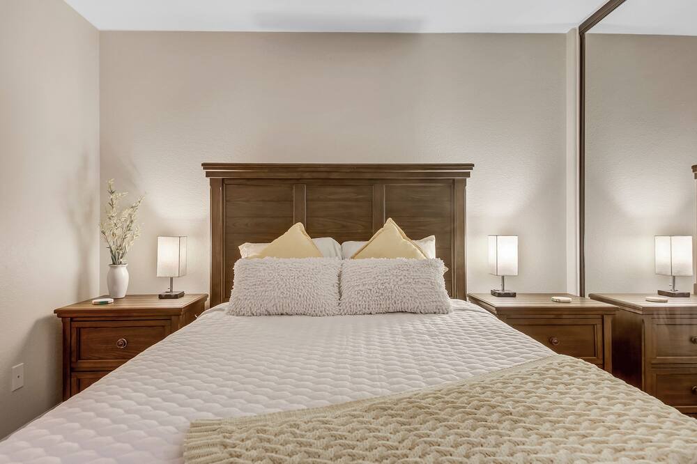 Photo of Bedroom in University City