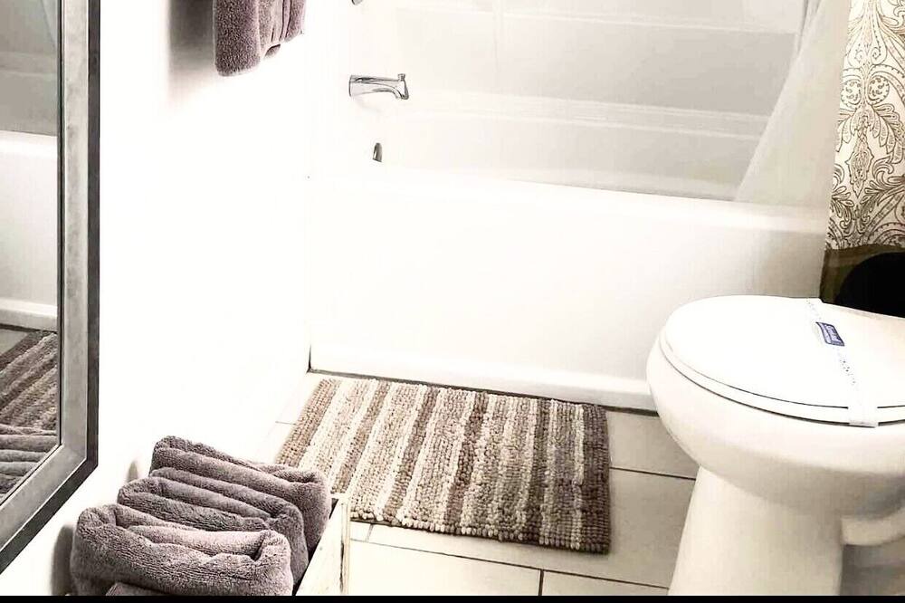 Photo of Bathroom in Pacific Terrace