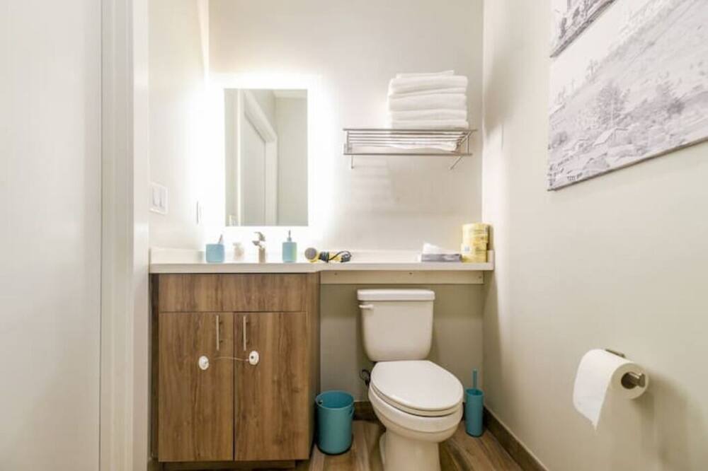 Photo of Bathroom in Mission Hills
