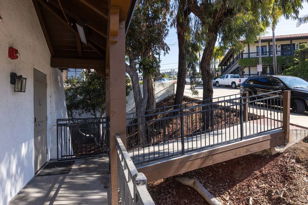 Photo of Others in Mission Hills