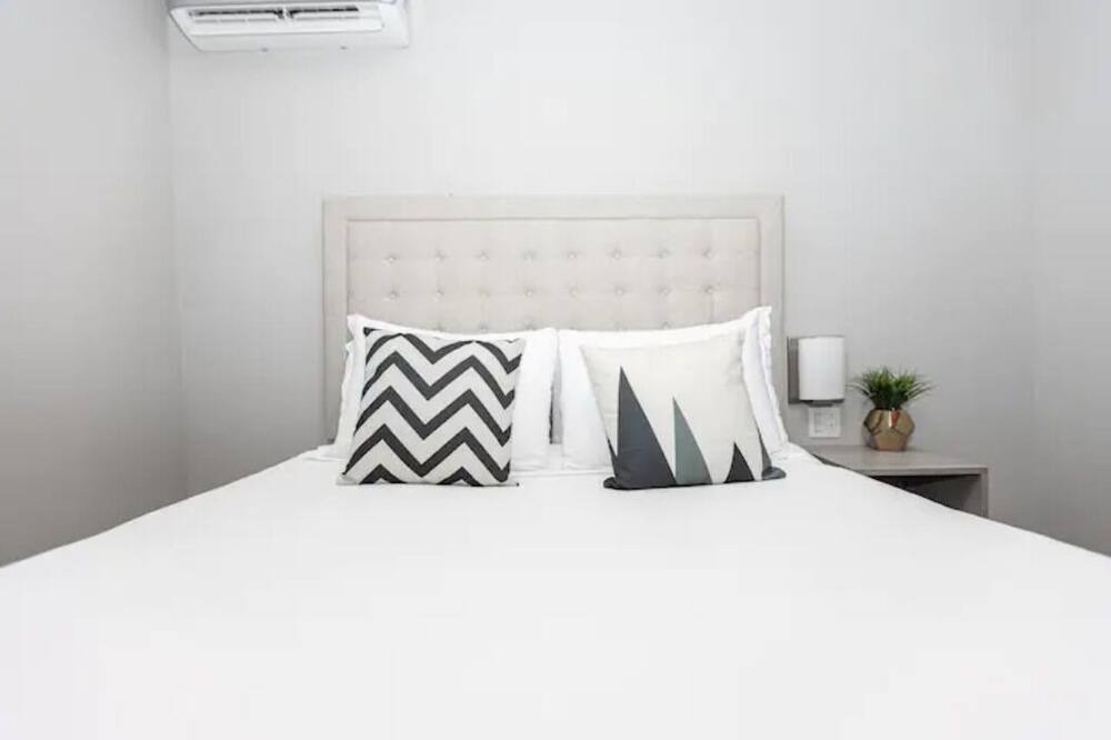Photo of Bedroom in Mission Hills