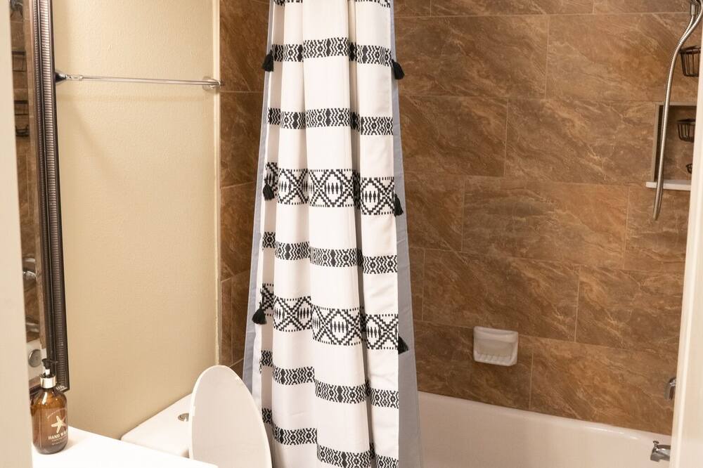 Photo of Bathroom in Serra Mesa