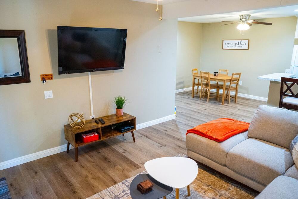 Photo of Livingroom in Serra Mesa