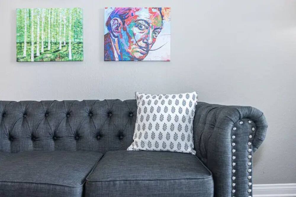 Photo of Livingroom in Mission Valley West