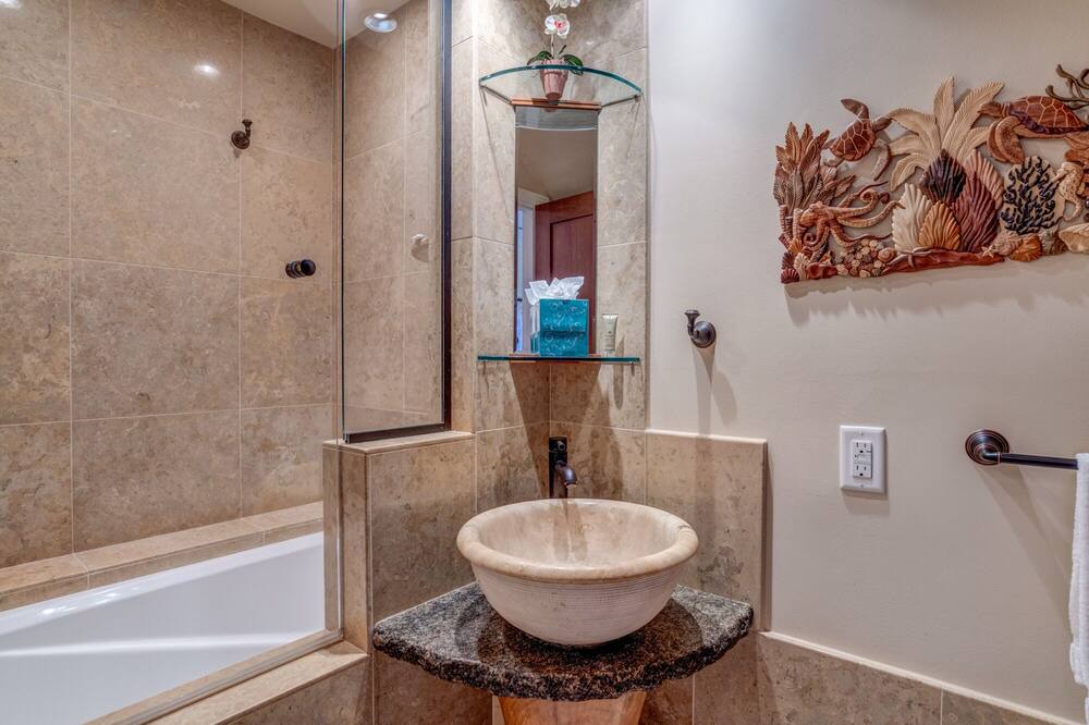 Photo of Bathroom in Kapalua