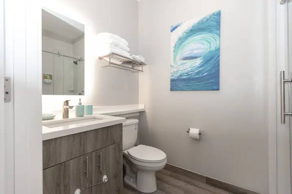 Photo of Bathroom in Mission Hills