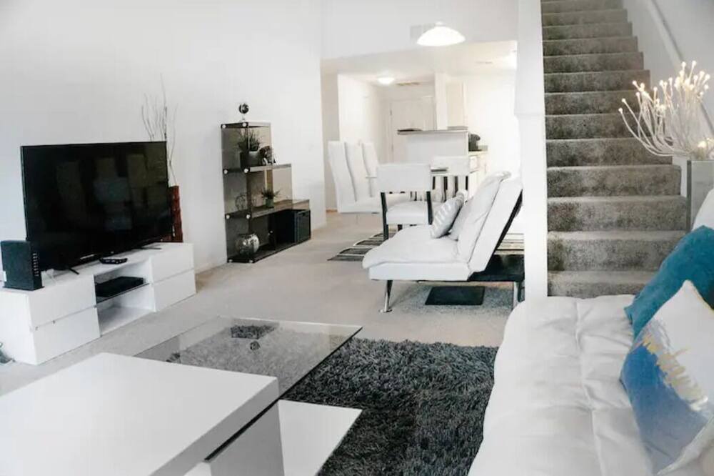 Photo of Livingroom in University City