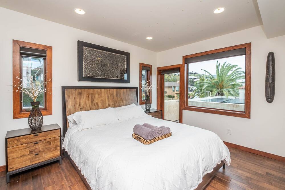 Photo of Bedroom in Mission Hills