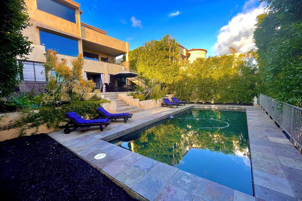 Photo of Outdoor in Mission Hills