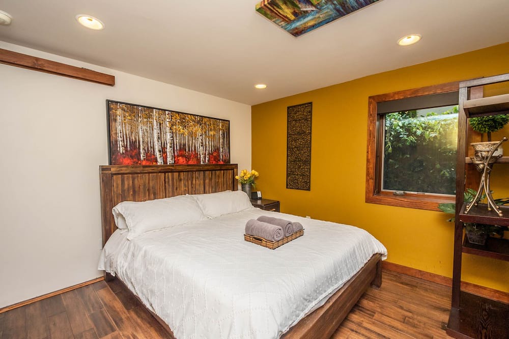 Photo of Bedroom in Mission Hills