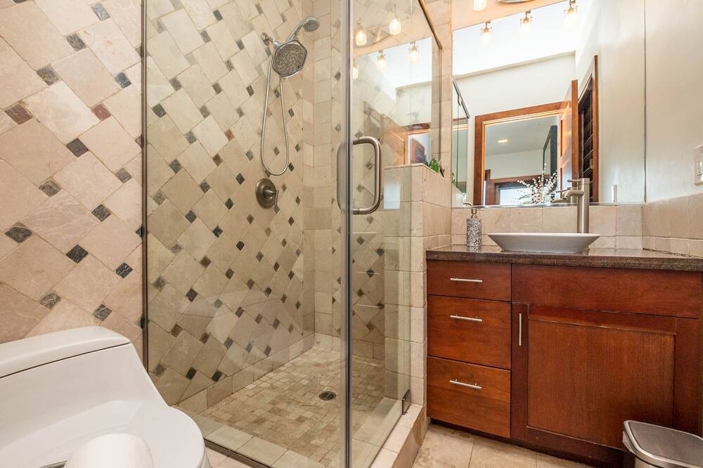 Photo of Bathroom in Mission Hills