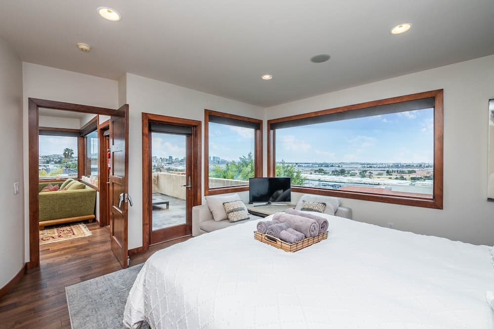 Photo of Bedroom in Mission Hills