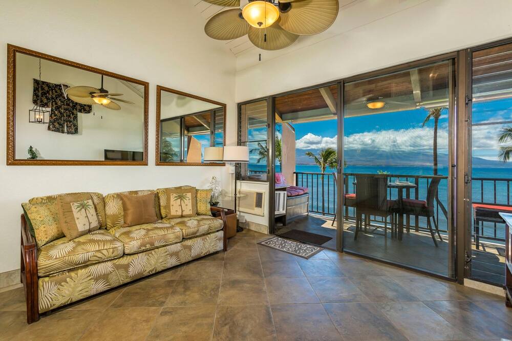 Photo of Livingroom in Maalaea