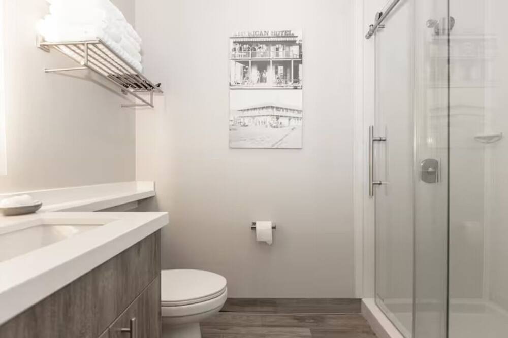 Photo of Bathroom in Mission Hills