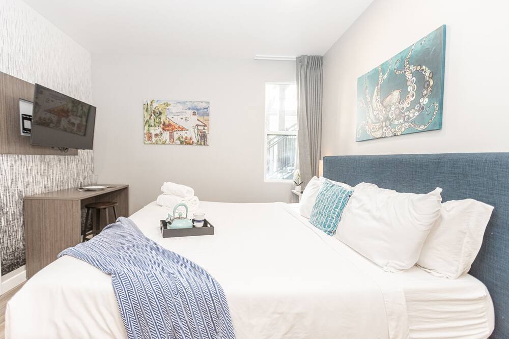 Photo of Bedroom in Mission Hills