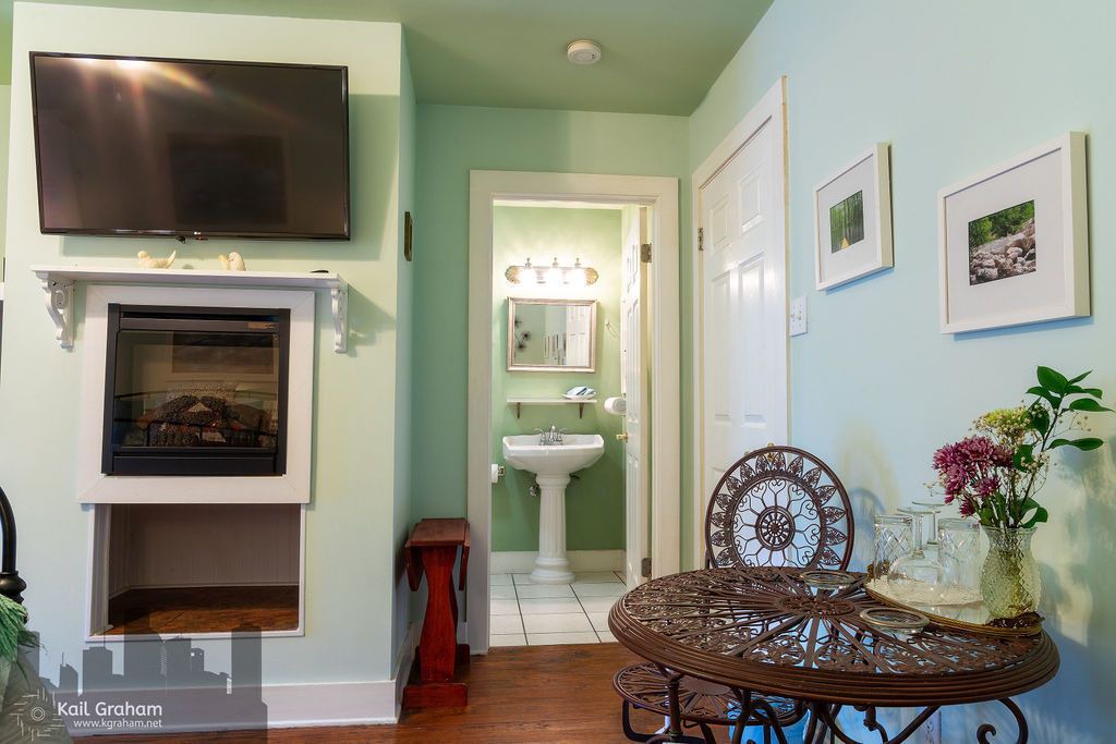 Photo of Bedroom in Canyon Lake
