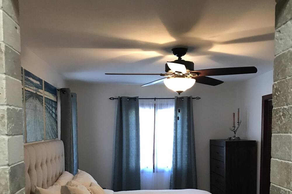Photo of Bedroom in Clairemont Mesa West
