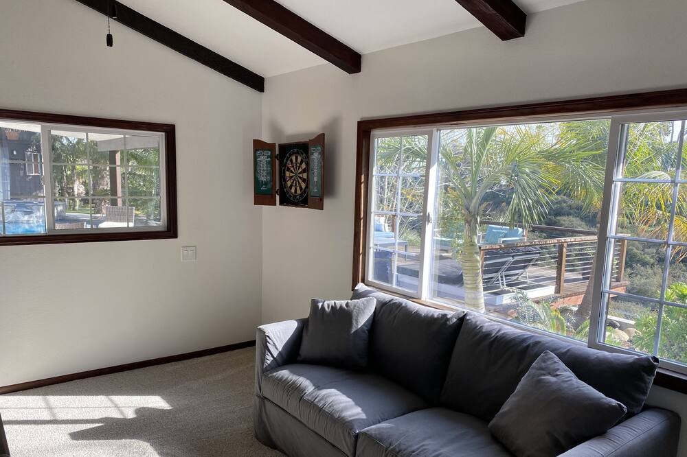 Photo of Livingroom in Clairemont Mesa West