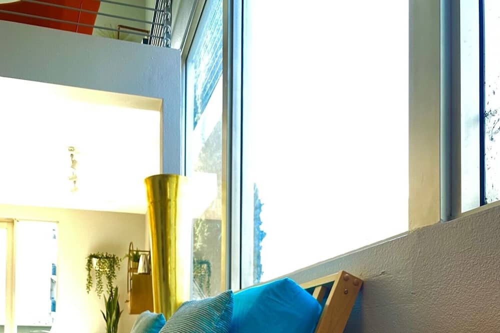 Photo of Livingroom in Little Italy