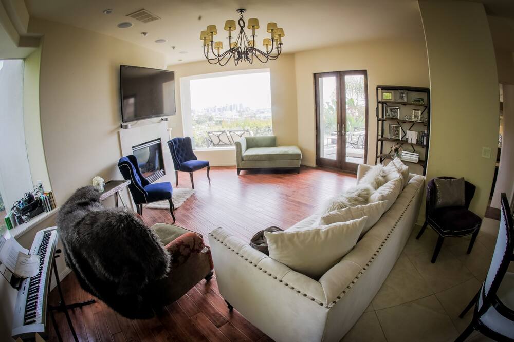 Photo of Livingroom in Mission Hills