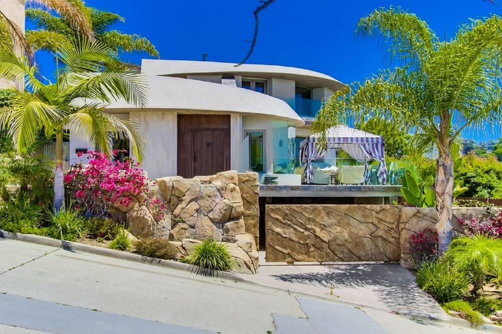 Photo of Others in Mission Hills